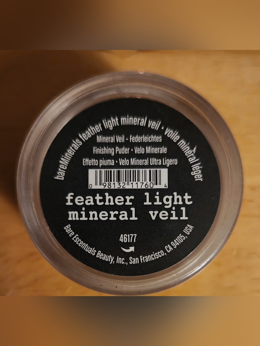 bareMinerals Feather Light Mineral Veil Setting Powder Matte Finish Jar